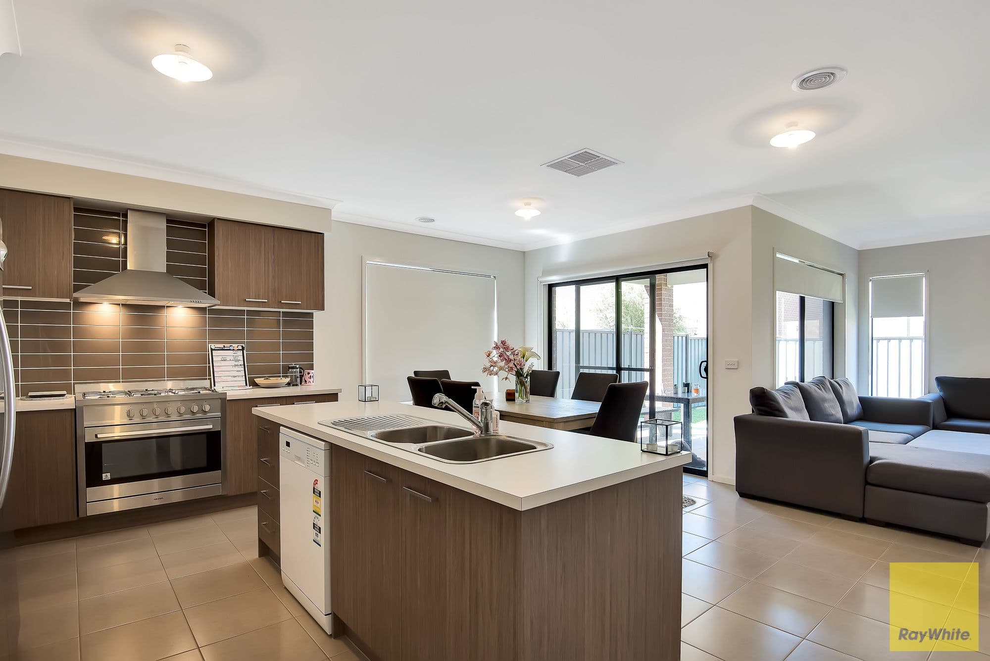32 Monet Drive, Truganina VIC 3029, Truganina - Thumbnail 4