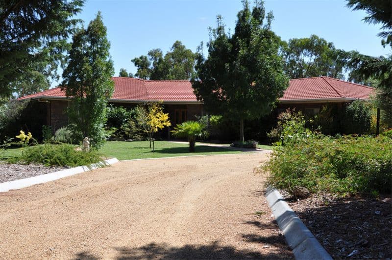 68  Roberts Road, STANTHORPE QLD 4380, Stanthorpe - Thumbnail 2