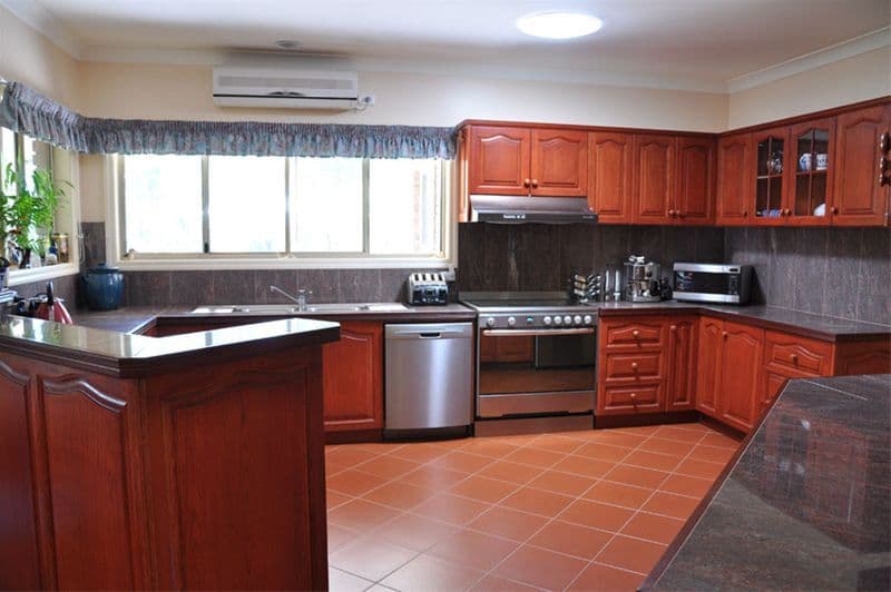 68  Roberts Road, STANTHORPE QLD 4380, Stanthorpe - Thumbnail 3