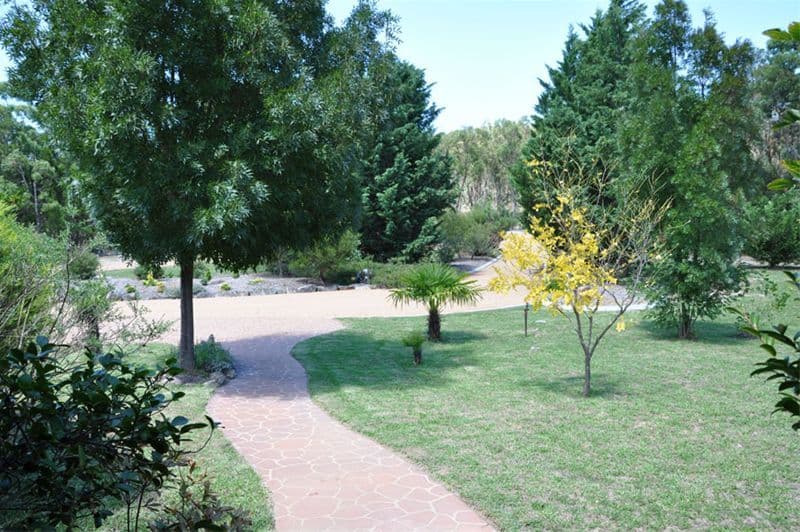 68  Roberts Road, STANTHORPE QLD 4380, Stanthorpe - Thumbnail 4