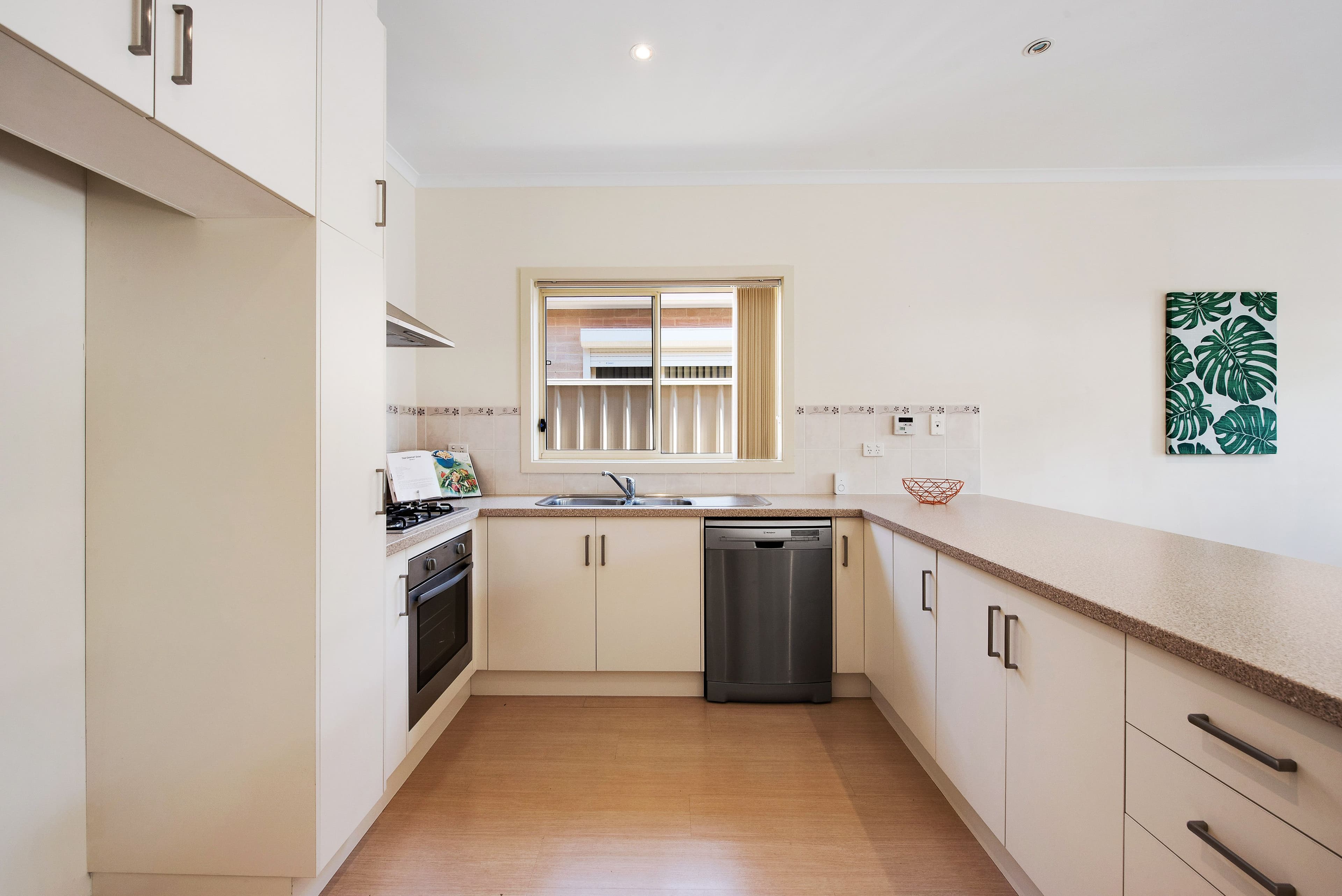 2 Rathlin Avenue, Marion SA 5043, Marion - Thumbnail 4