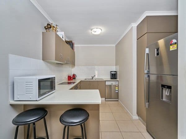 335 Lake Street, Cairns North QLD 4870, Cairns North - Thumbnail 2