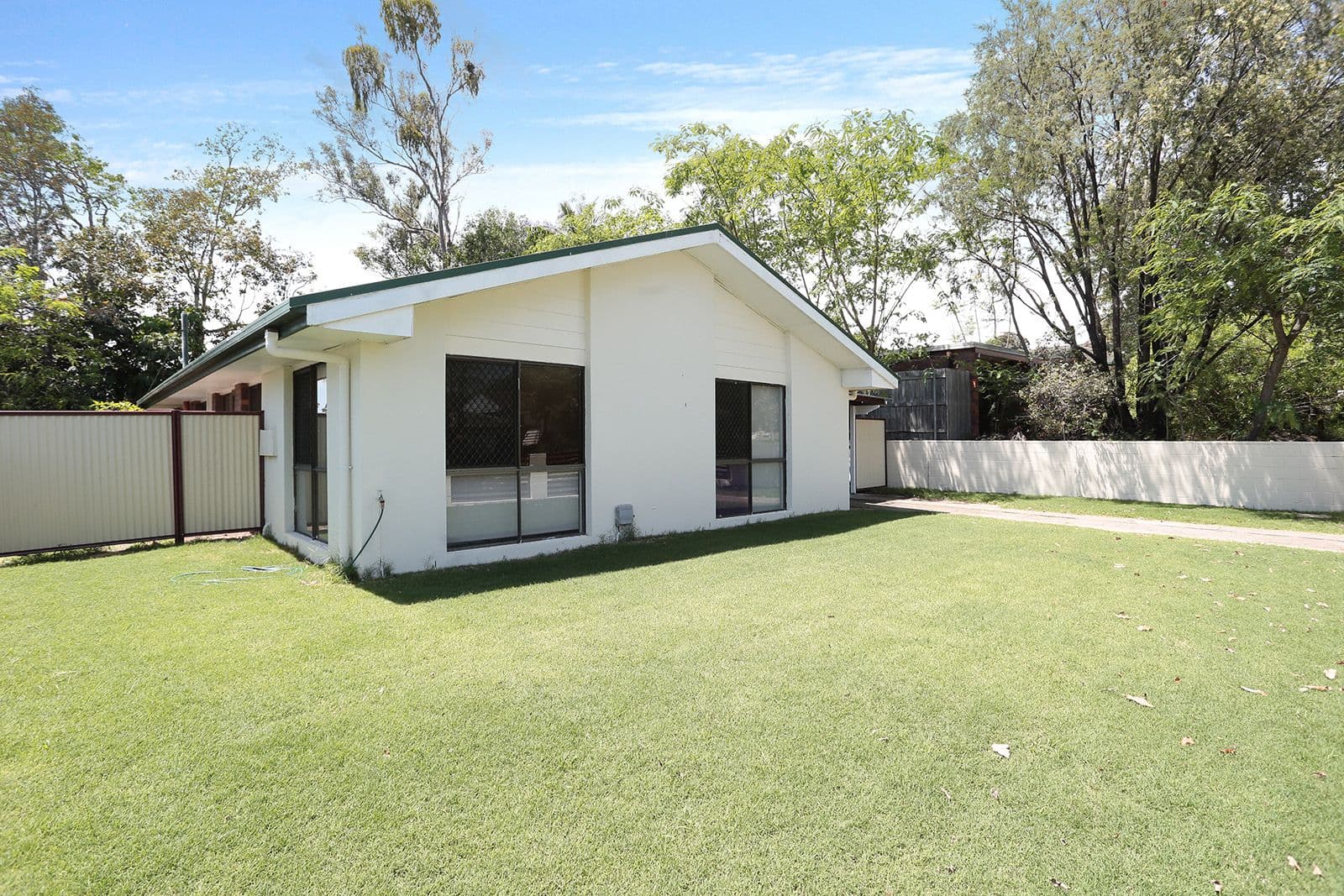 12 Flag Street, Jamboree Heights QLD 4074, Jamboree Heights - Thumbnail 2
