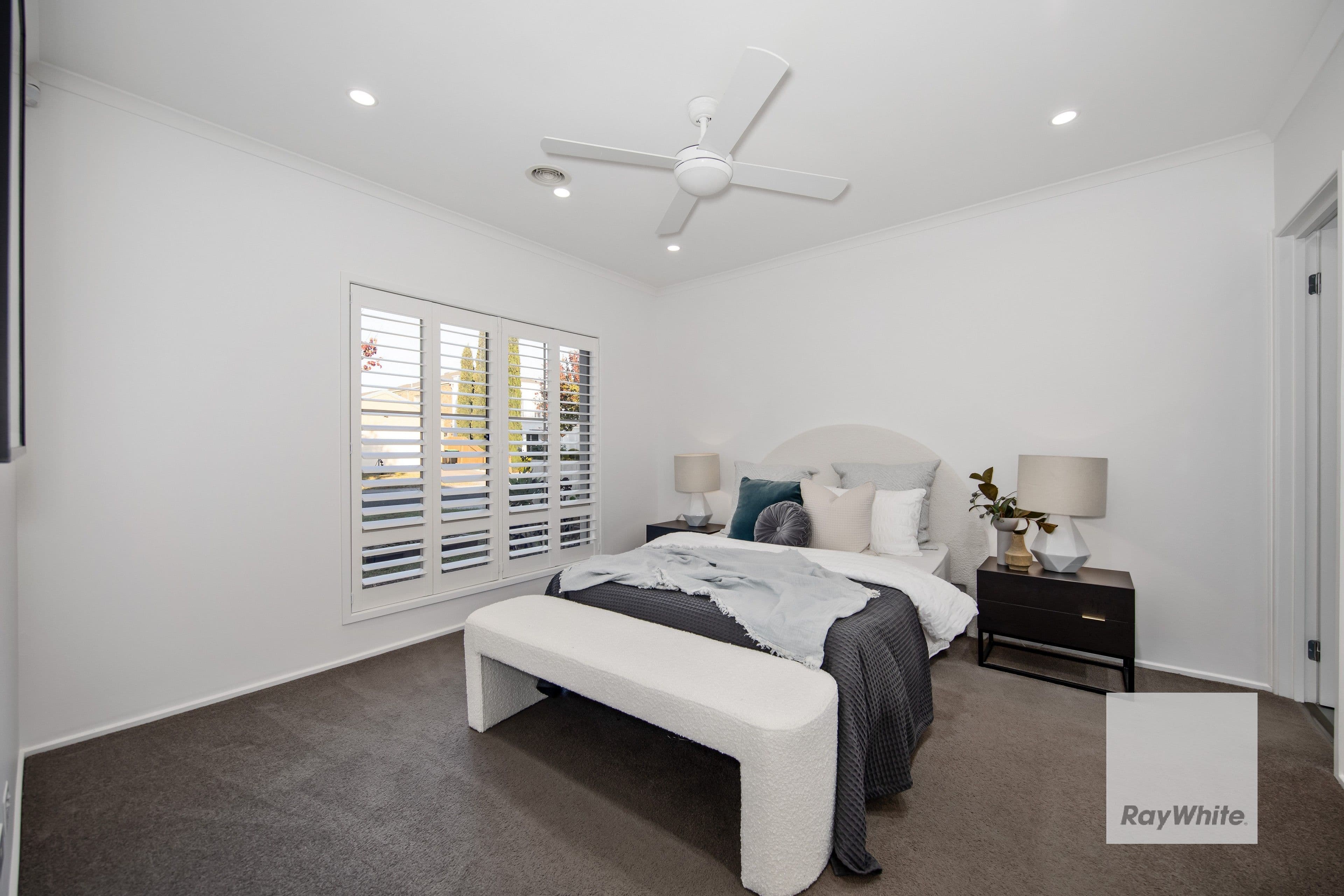 12 University Drive, Taylors Hill VIC 3037, Taylors Hill - Thumbnail 4