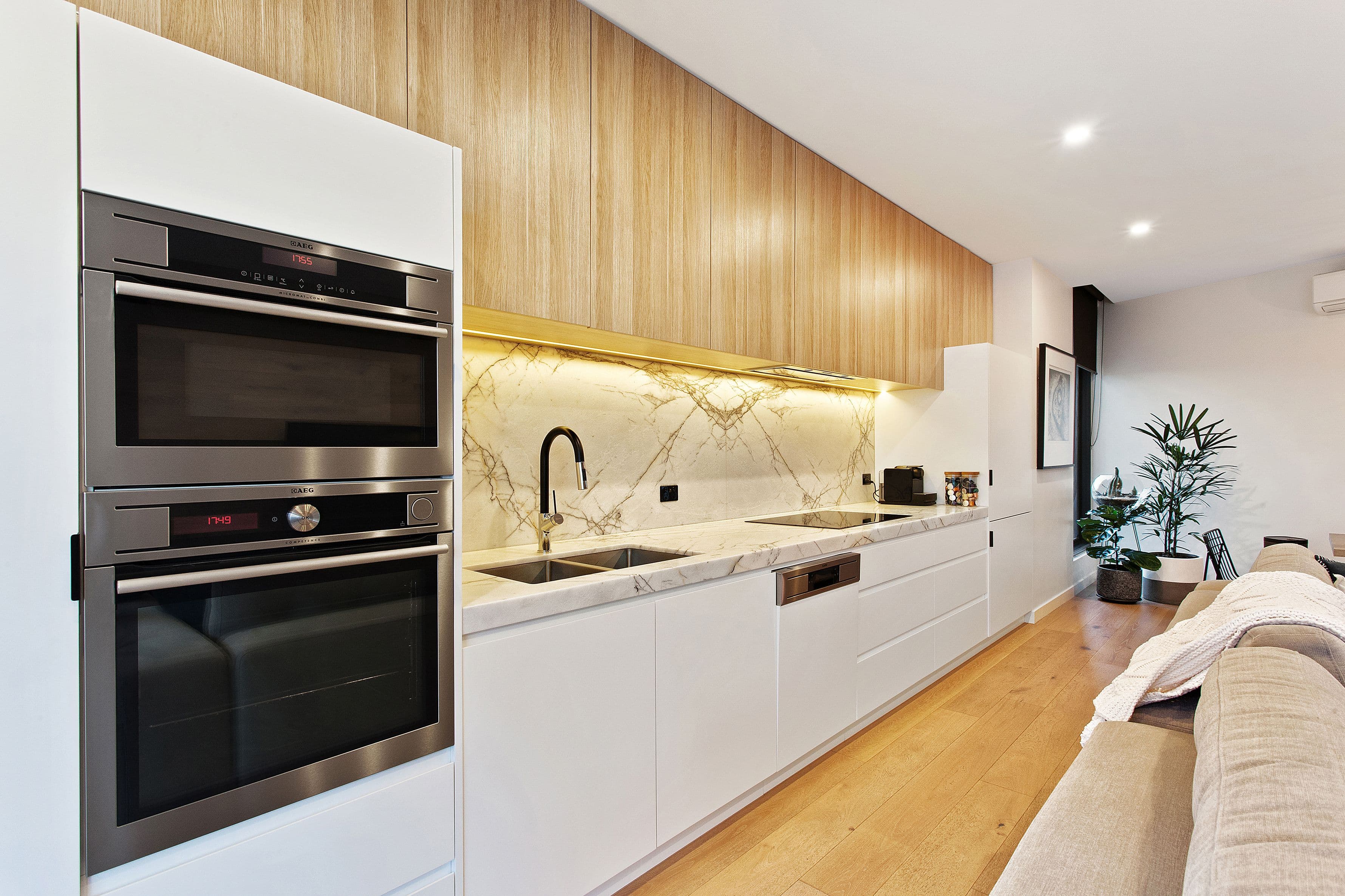 12 Arawatta Street, Carnegie VIC 3163, Carnegie - Thumbnail 2