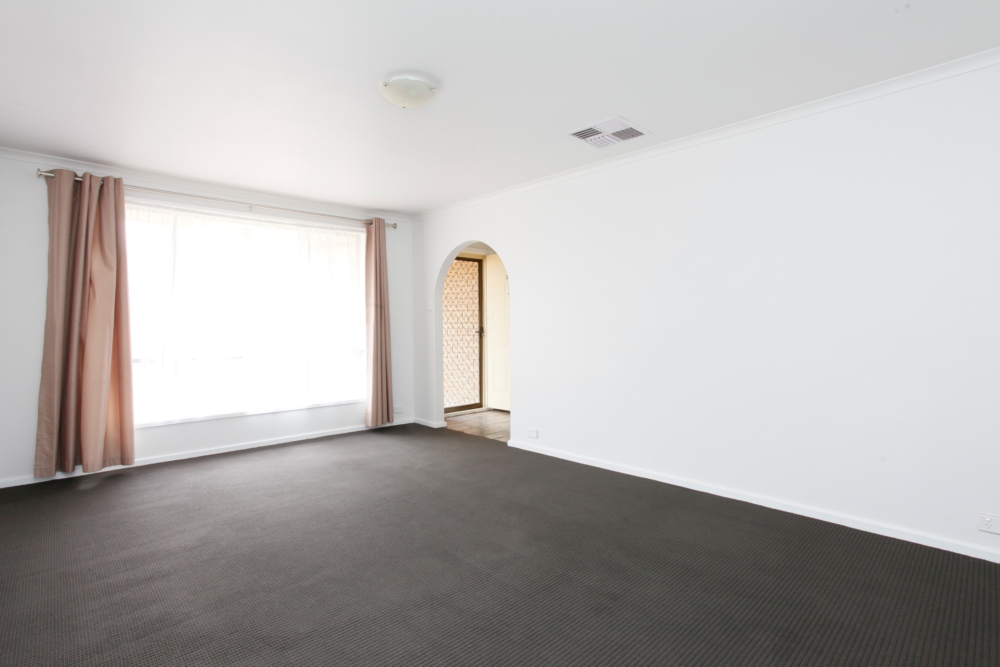4005/2 Sovereign Point Court, Doncaster - Thumbnail 5