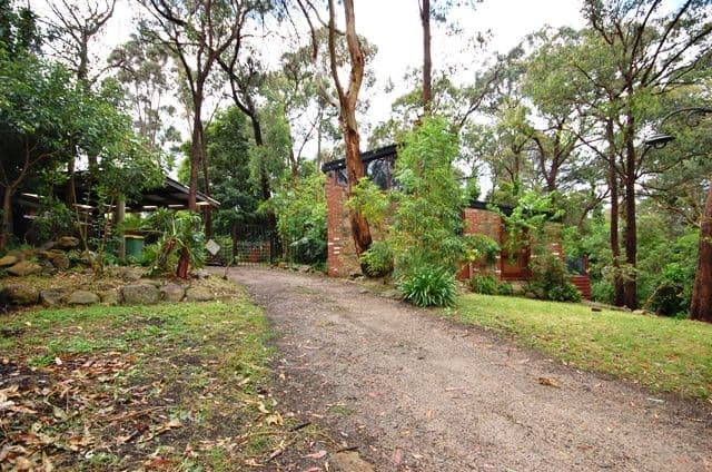 40 Johns Crescent, MOUNT EVELYN VIC 3796, Mount Evelyn - Thumbnail 2