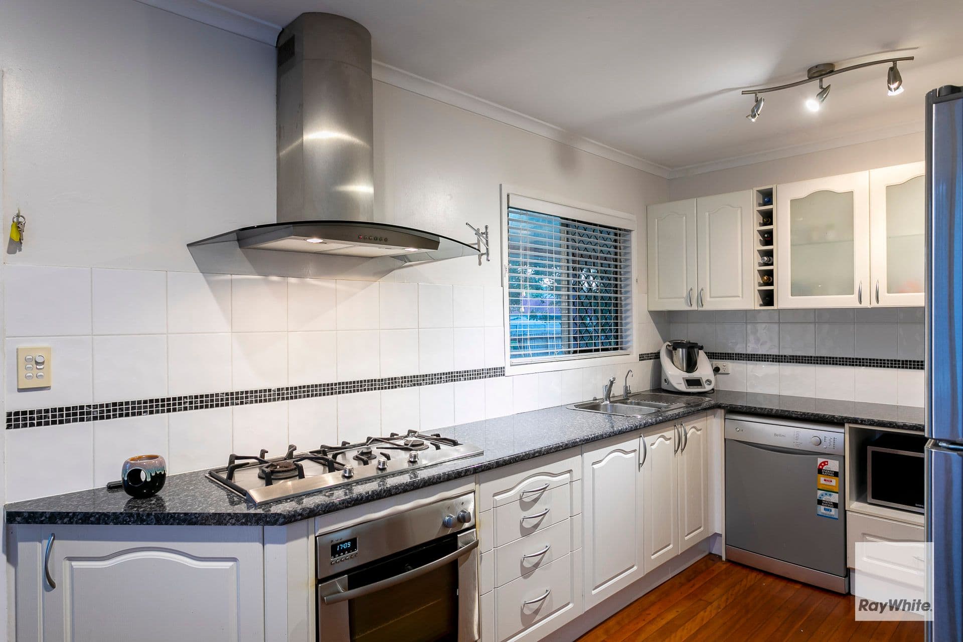 13 Carinya Street, Cleveland QLD 4163, Cleveland - Thumbnail 6