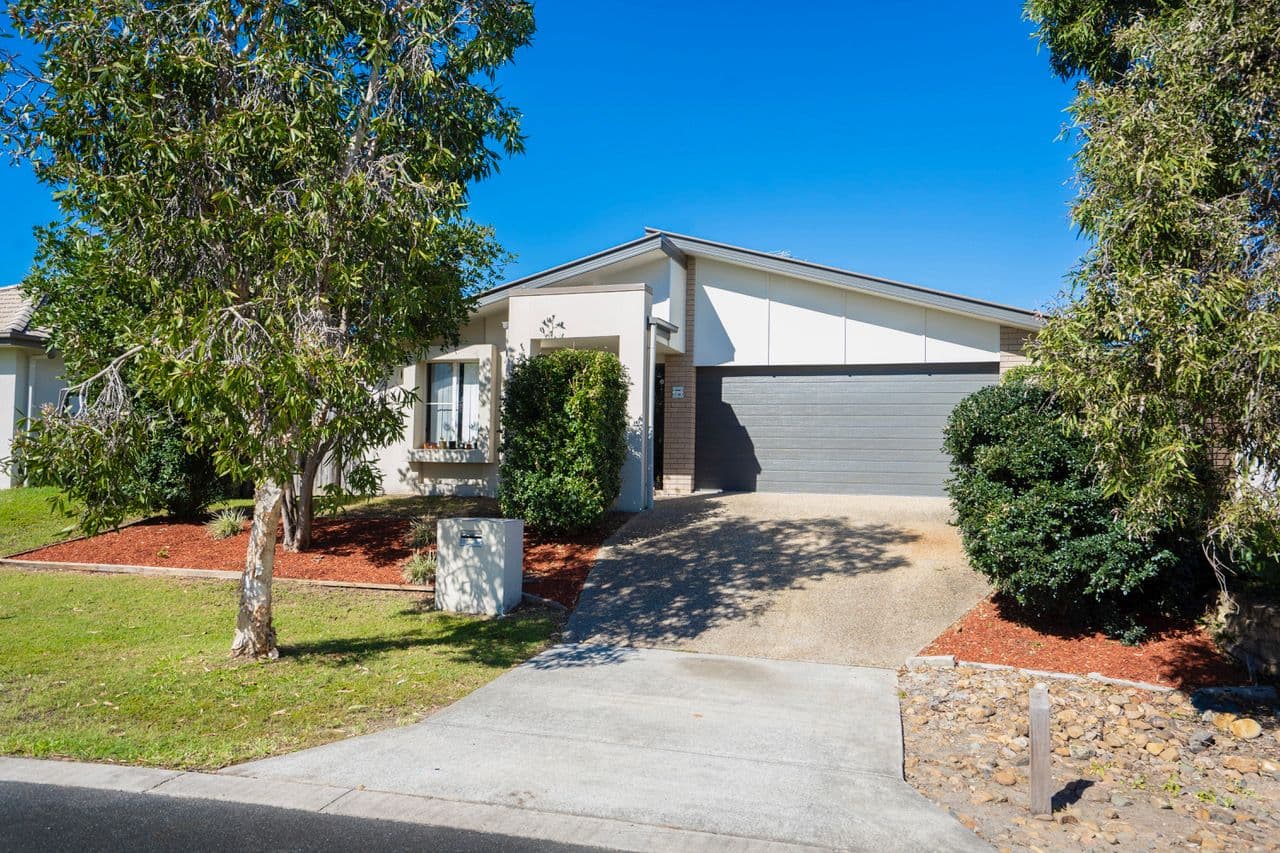 37 Adam Street, Beachmere QLD 4510, Beachmere - Thumbnail 2