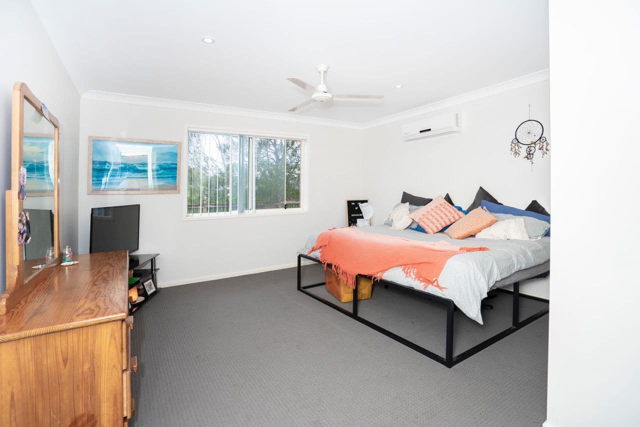 37 Adam Street, Beachmere QLD 4510, Beachmere - Thumbnail 4