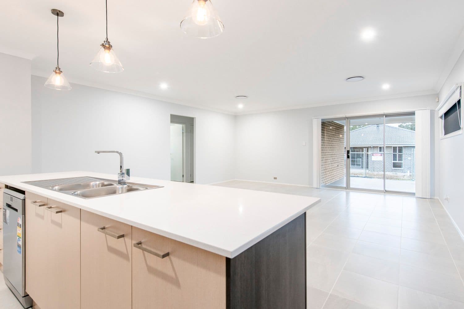 68 Columbus Street, Hamlyn Terrace - Thumbnail 4