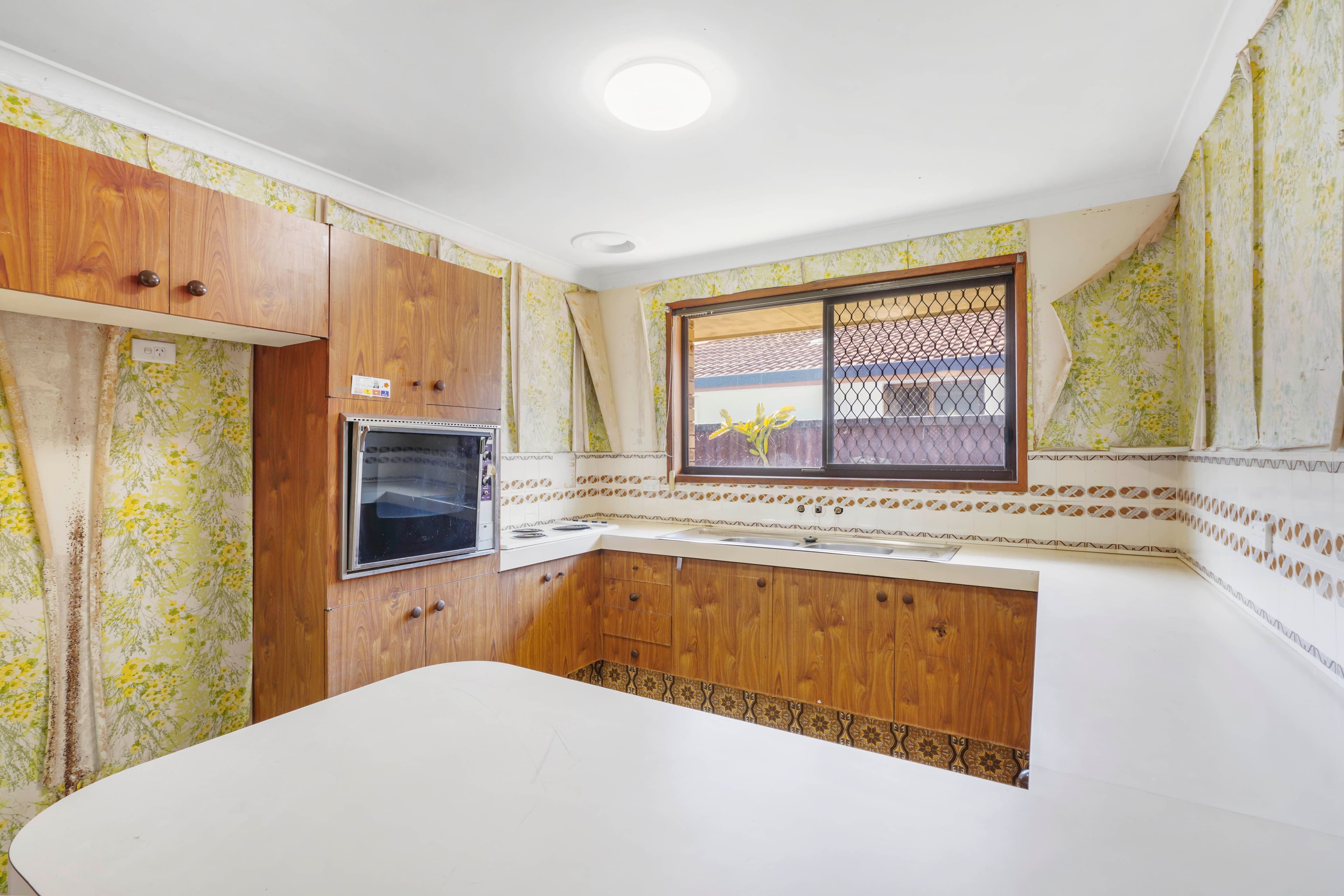 12 Bowline Road, Mermaid Waters QLD 4218, Mermaid Waters - Thumbnail 4