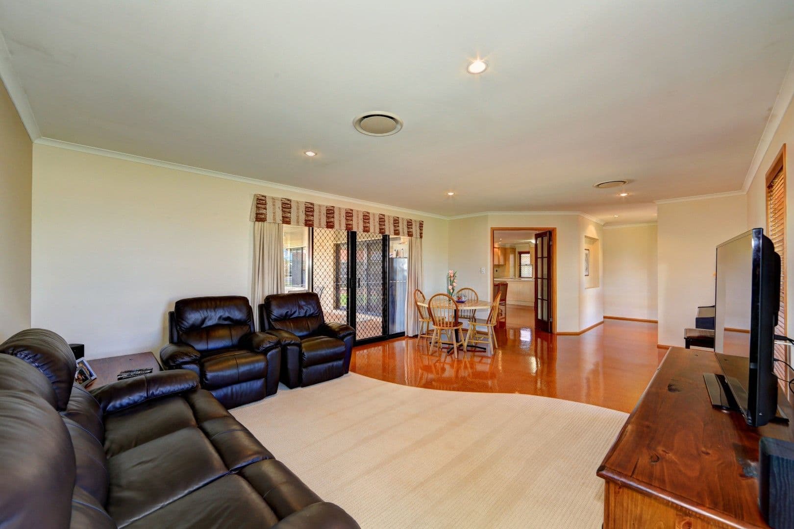 27 Chancellor Drive, AVENELL HEIGHTS QLD 4670, Avenell Heights - Thumbnail 4
