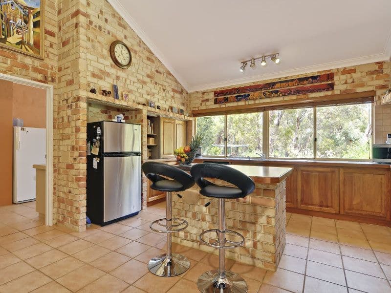 895 Osborne Street, MOUNT HELENA WA 6082, Mount Helena - Thumbnail 3