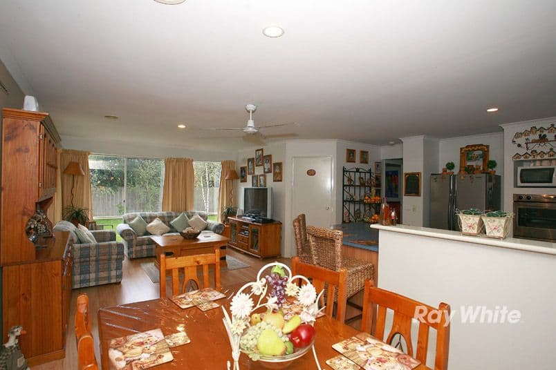 46 Central Parkway, CRANBOURNE VIC 3977, Cranbourne West - Thumbnail 7