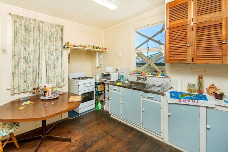 14 Egerton Street, SOUTHPORT QLD 4215, Southport - Thumbnail 6