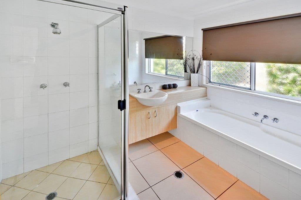 30 Montserrat Crescent, CALOUNDRA WEST QLD 4551, Caloundra West - Thumbnail 5