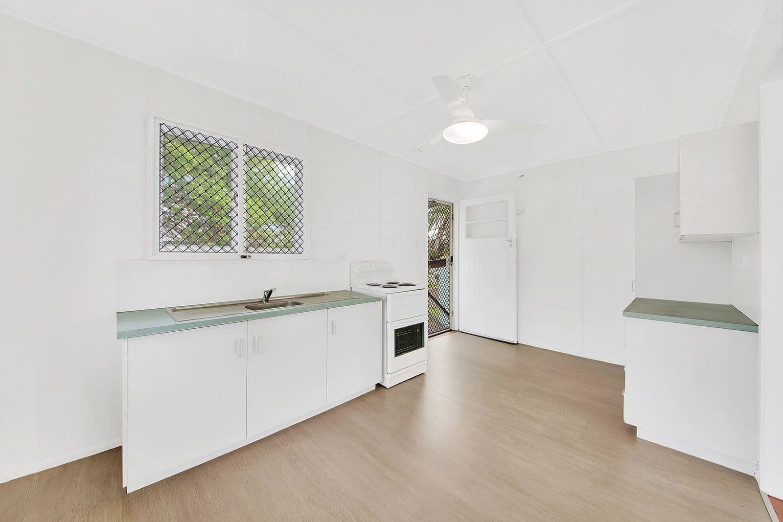 116 O'Connell Street, Barney Point QLD 4680, Barney Point - Thumbnail 4