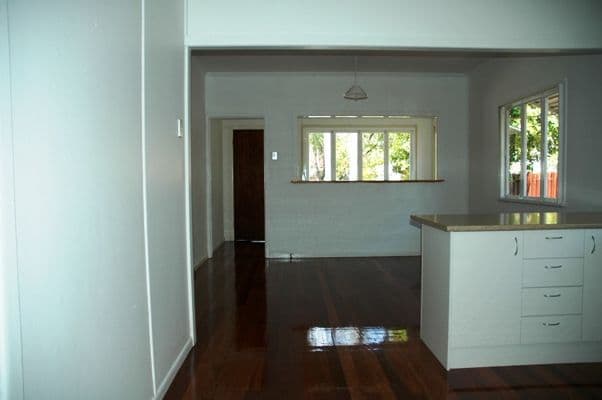 24 Ella Street, REDCLIFFE QLD 4020, Redcliffe - Thumbnail 5