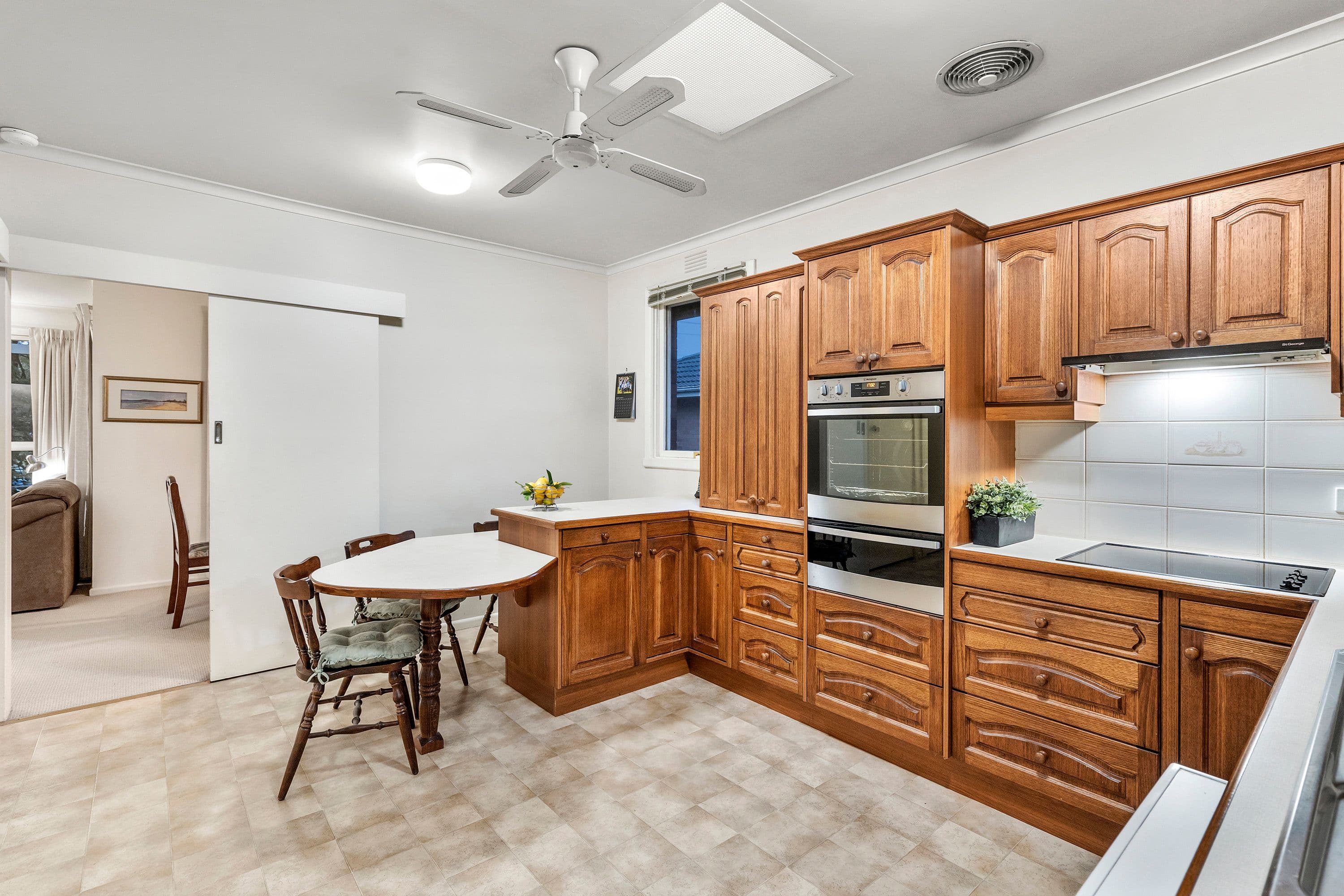 21 Willow Avenue, Glen Waverley VIC 3150, Glen Waverley - Thumbnail 3