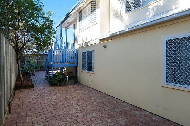 94 Albatross Avenue, MERMAID BEACH QLD 4218, Mermaid Beach - Thumbnail 3