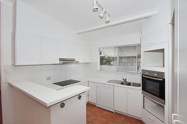 94 Albatross Avenue, MERMAID BEACH QLD 4218, Mermaid Beach - Thumbnail 5
