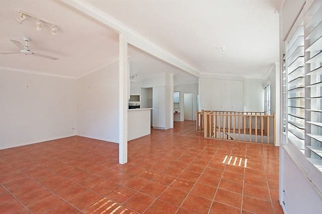 94 Albatross Avenue, MERMAID BEACH QLD 4218, Mermaid Beach - Thumbnail 6