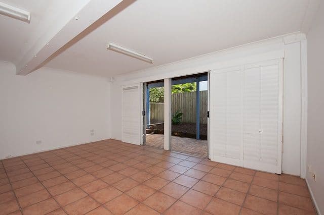 94 Albatross Avenue, MERMAID BEACH QLD 4218, Mermaid Beach - Thumbnail 7
