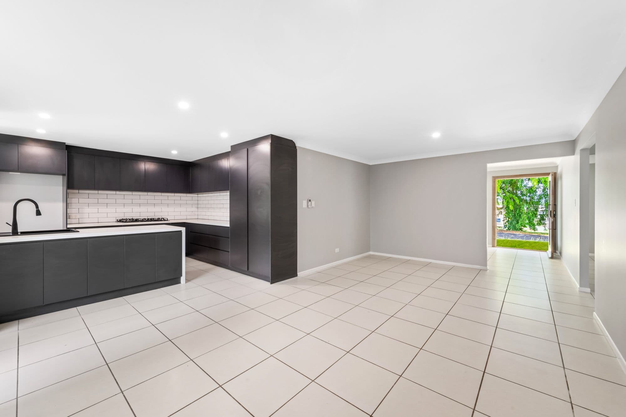 9 Anzac Avenue, Beerburrum QLD 4517, Beerburrum - Thumbnail 5