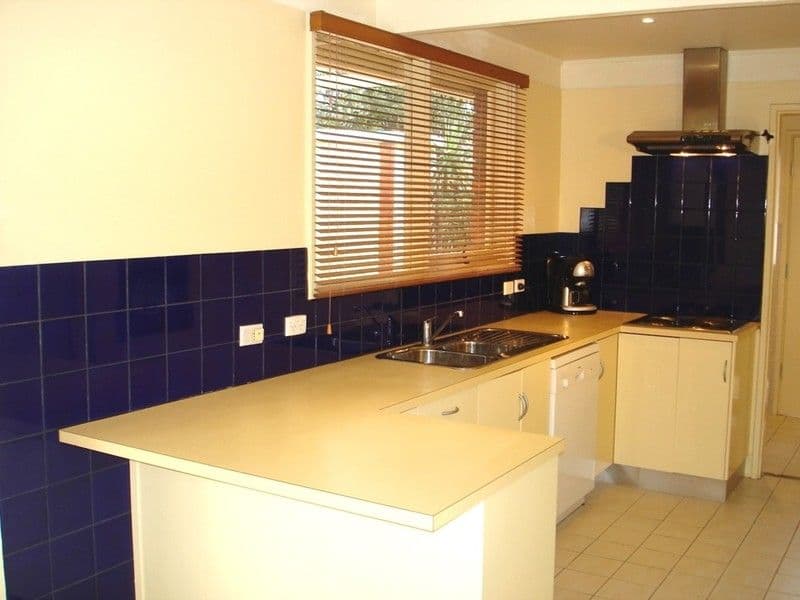 9 College Drive, ROSTREVOR SA 5073, Rostrevor - Thumbnail 2
