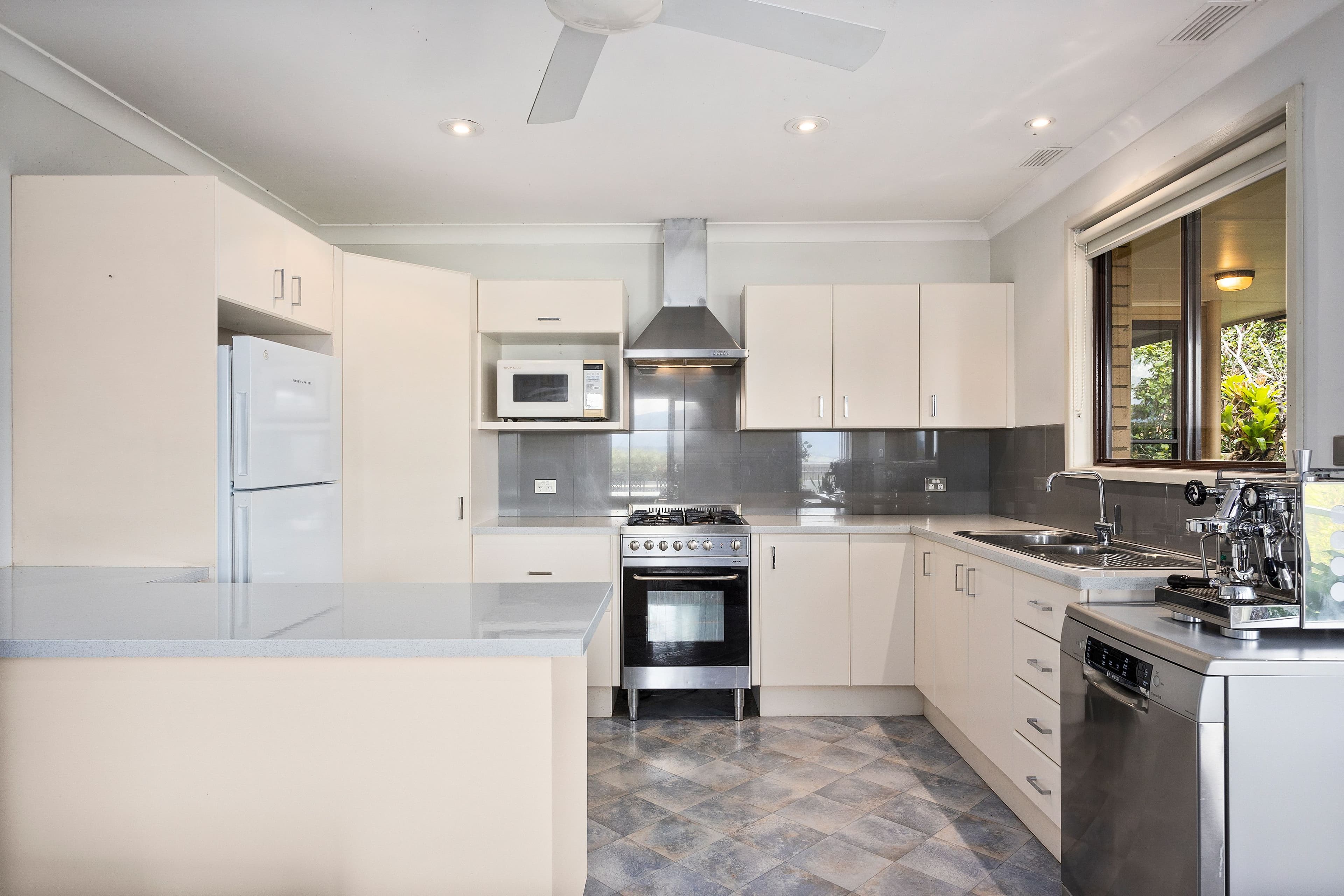 174 Landy Drive, Mount Warrigal NSW 2528, Mount Warrigal - Thumbnail 4