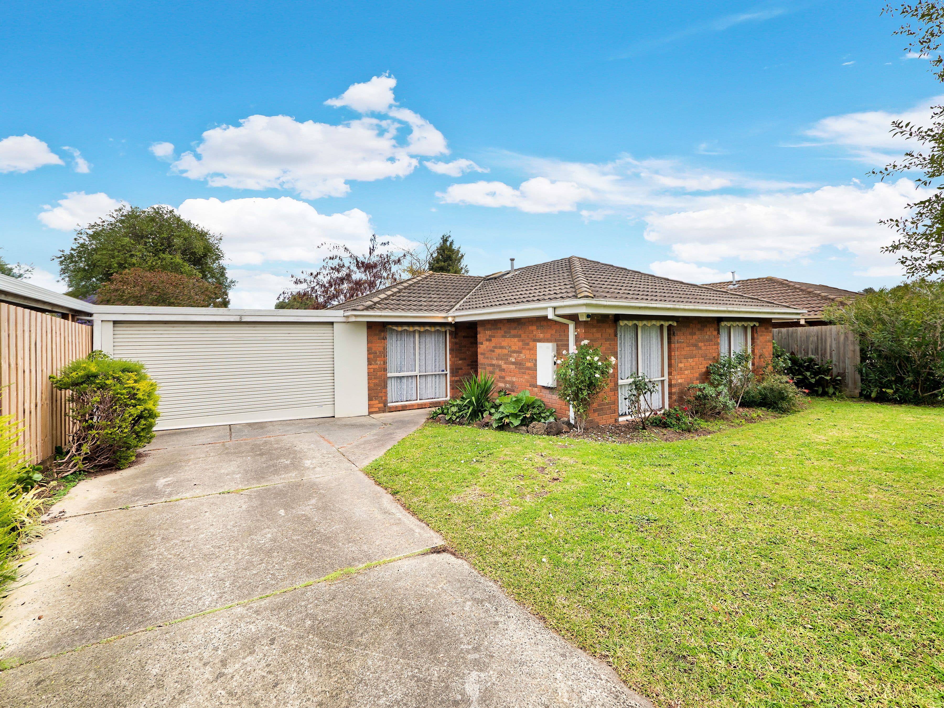 8 Rialto Avenue, Cranbourne North VIC 3977, Cranbourne North - Image 1
