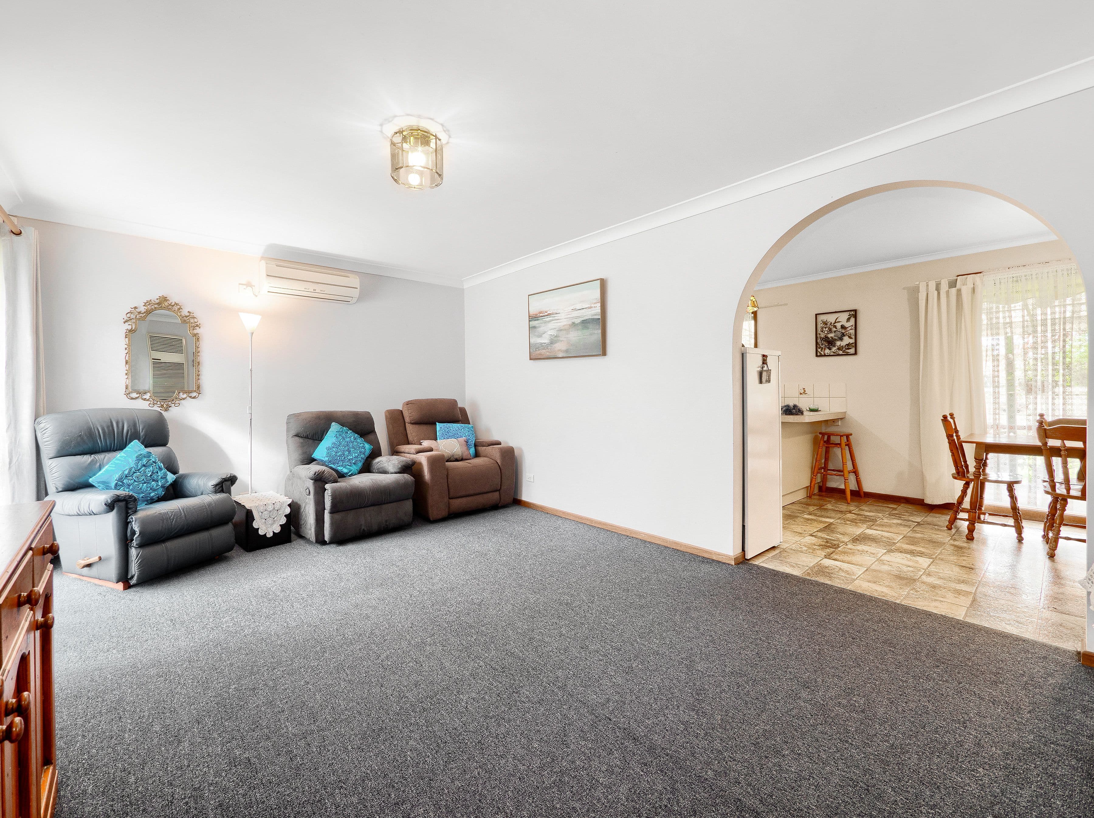 8 Rialto Avenue, Cranbourne North VIC 3977, Cranbourne North - Thumbnail 2