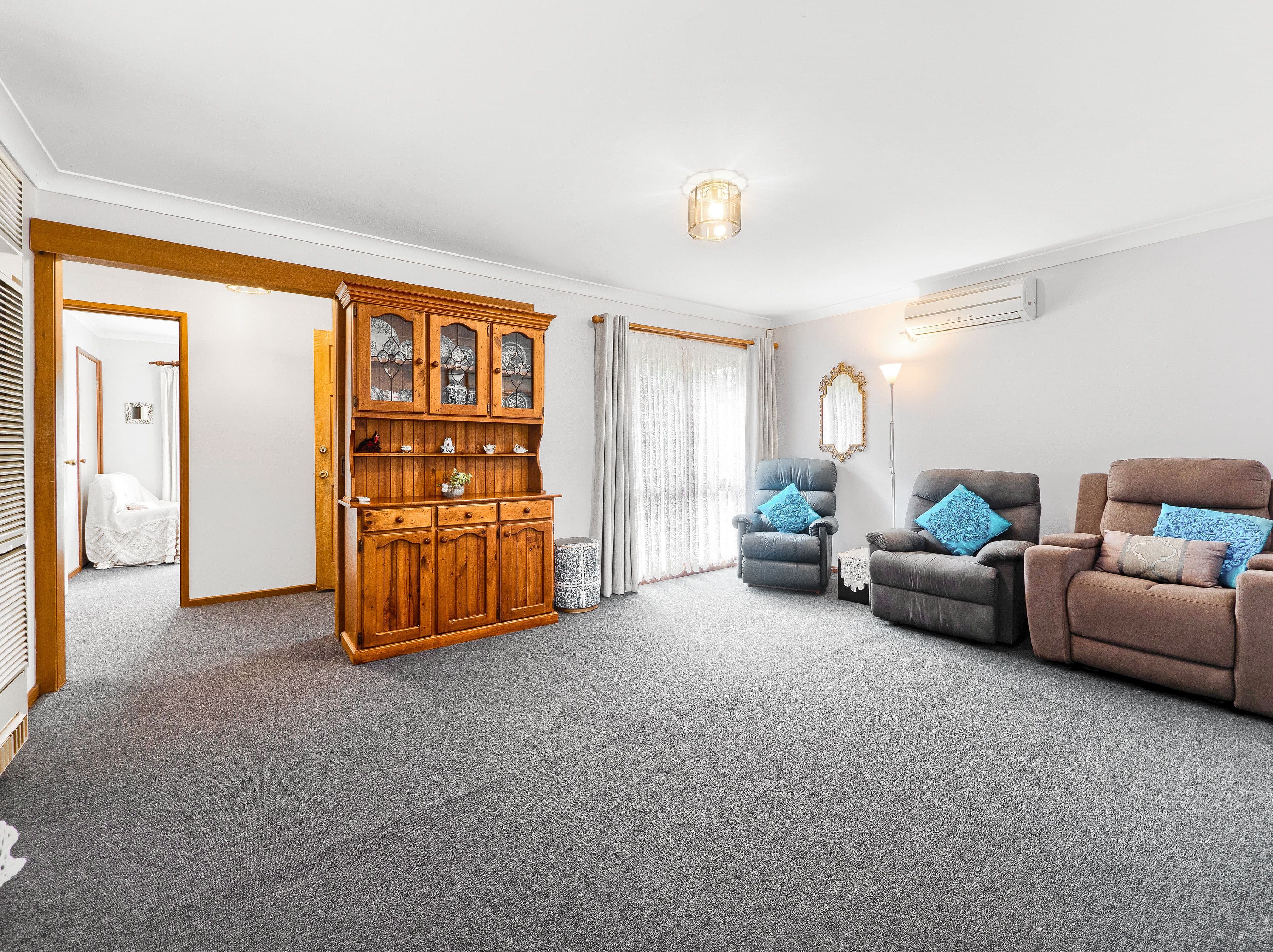 8 Rialto Avenue, Cranbourne North VIC 3977, Cranbourne North - Thumbnail 4