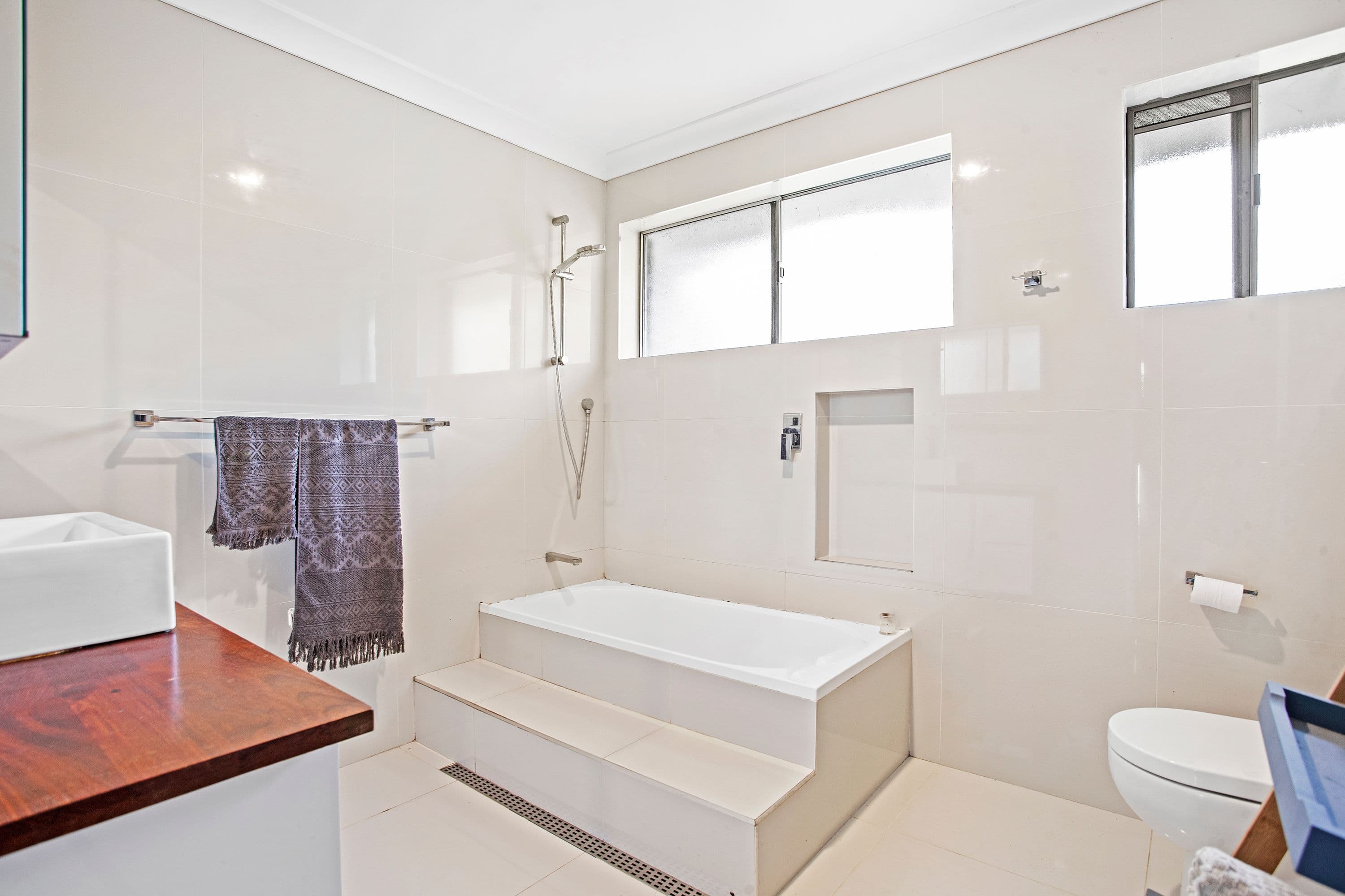 11 Donegal Road, Berkeley Vale NSW 2261, Berkeley Vale - Thumbnail 6