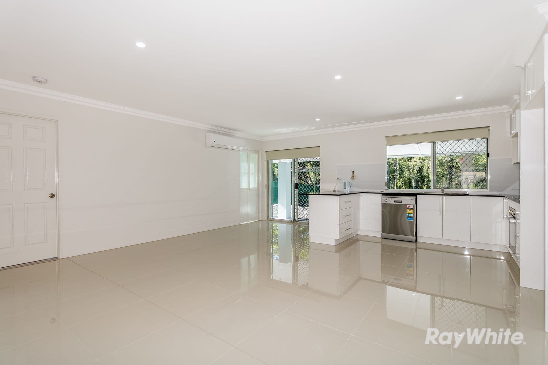 71 Gordonia Drive, Regents Park QLD 4118, Regents Park - Thumbnail 4