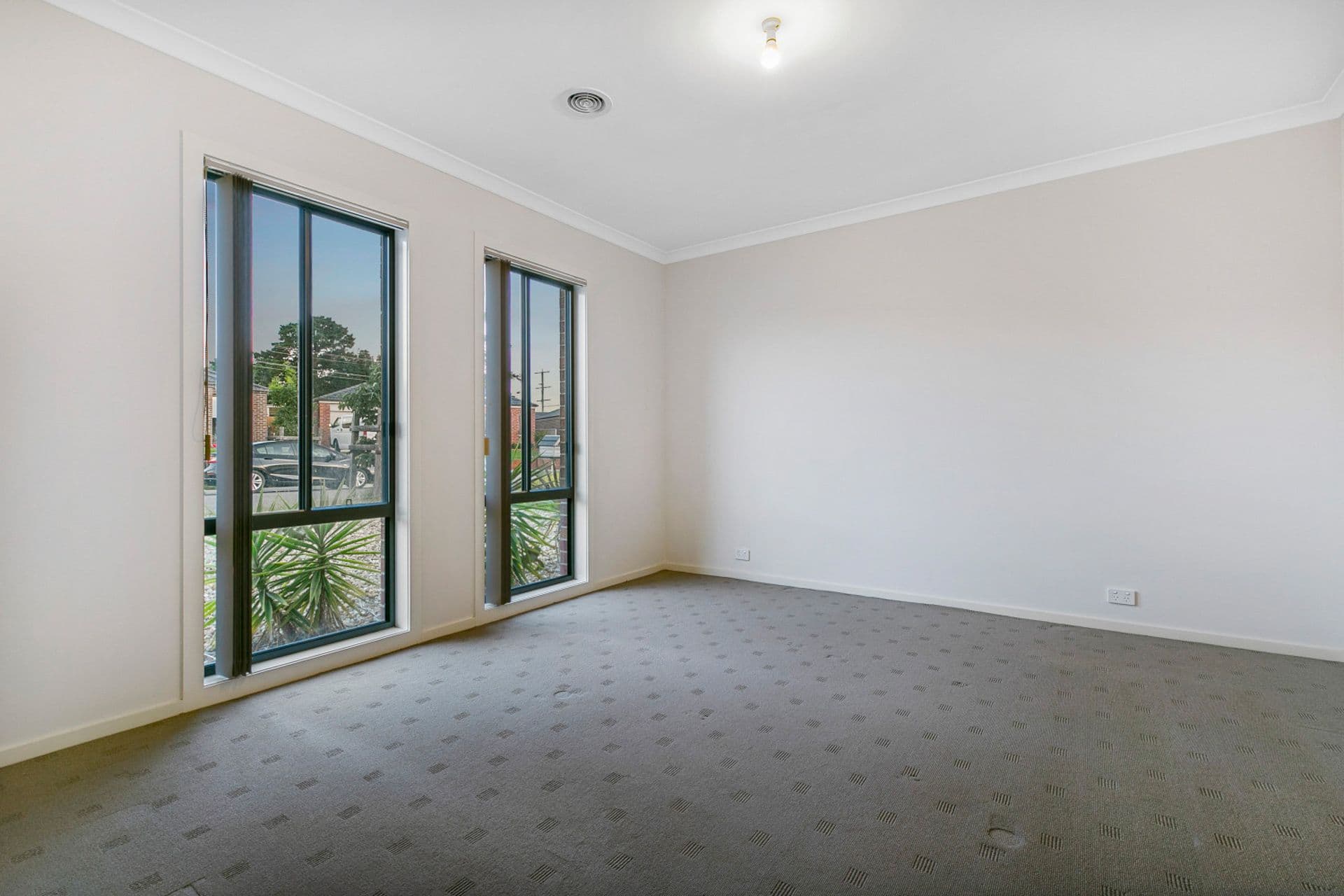 14 Hood Place, Pakenham VIC 3810, Pakenham - Thumbnail 6