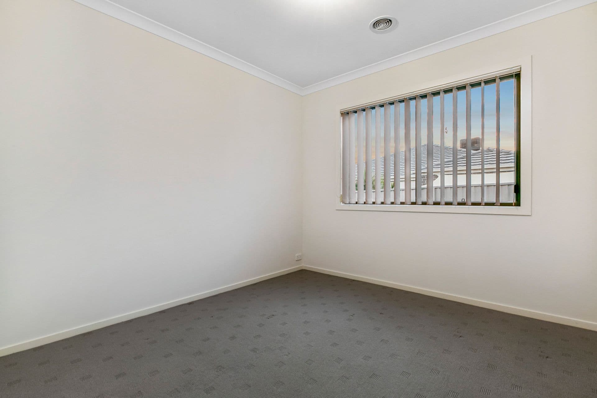 14 Hood Place, Pakenham VIC 3810, Pakenham - Thumbnail 8