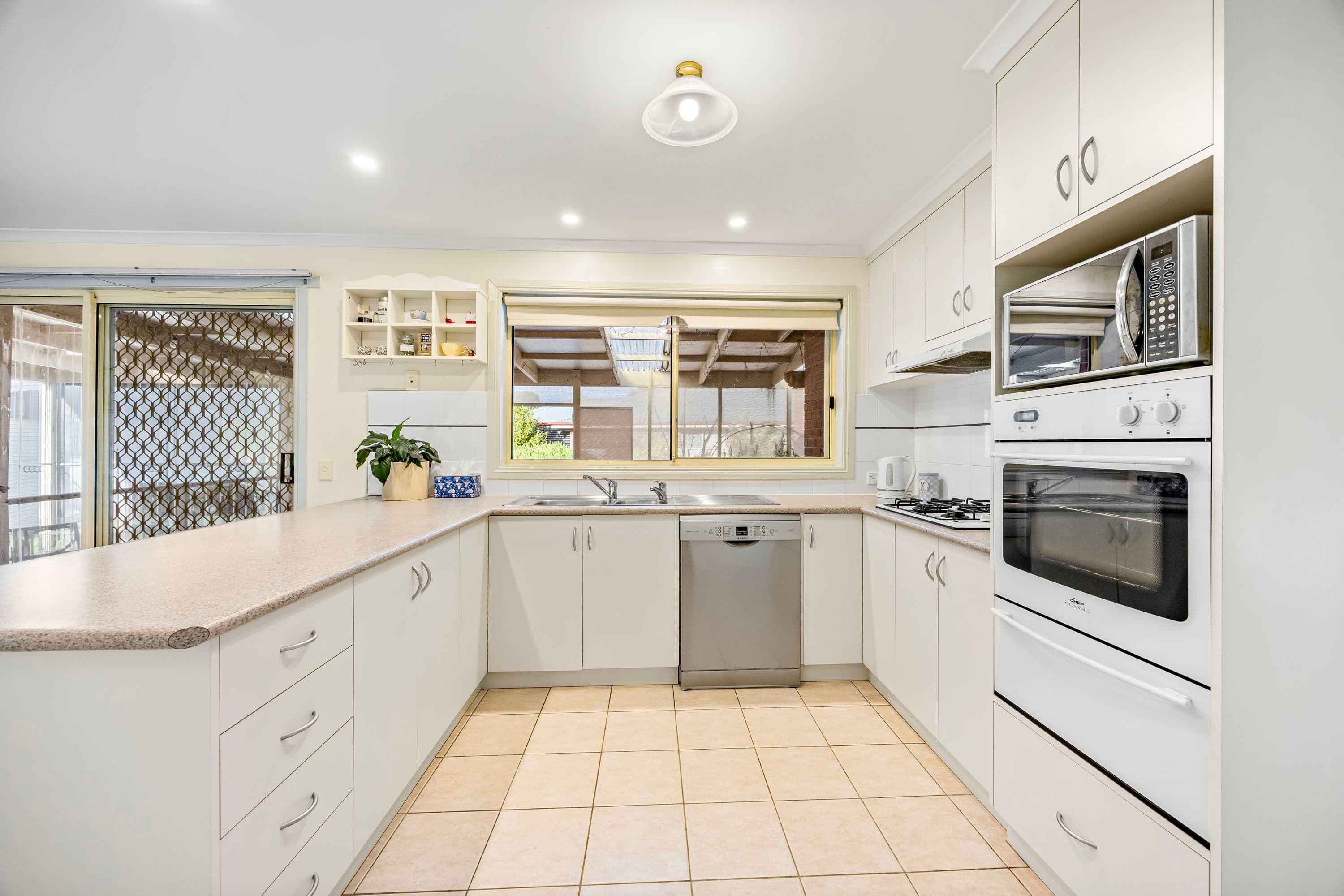 10 Kerry Way, Invermay Park VIC 3350, Invermay Park - Thumbnail 2