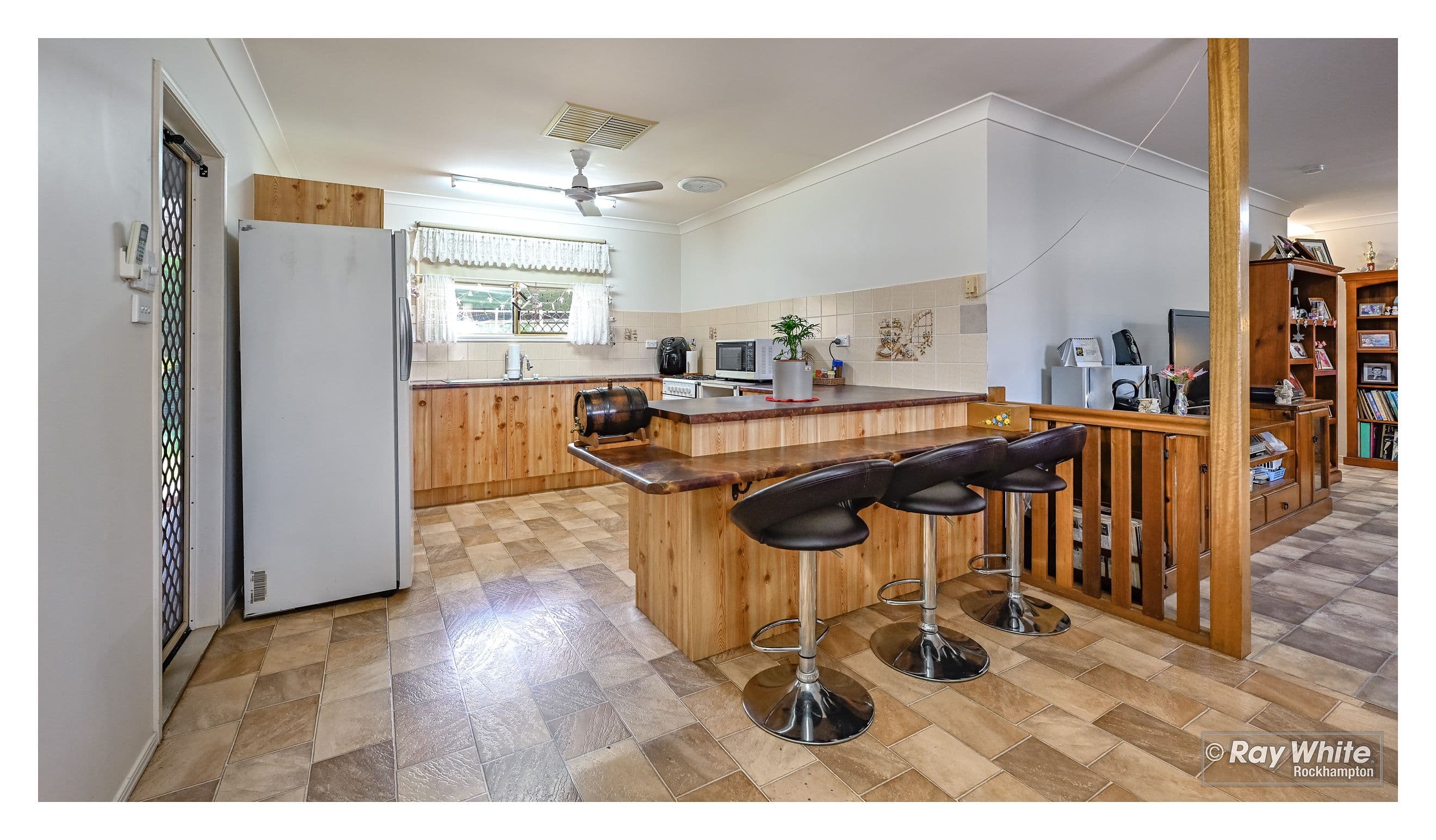 293 Hook Street, Berserker QLD 4701, Berserker - Thumbnail 4