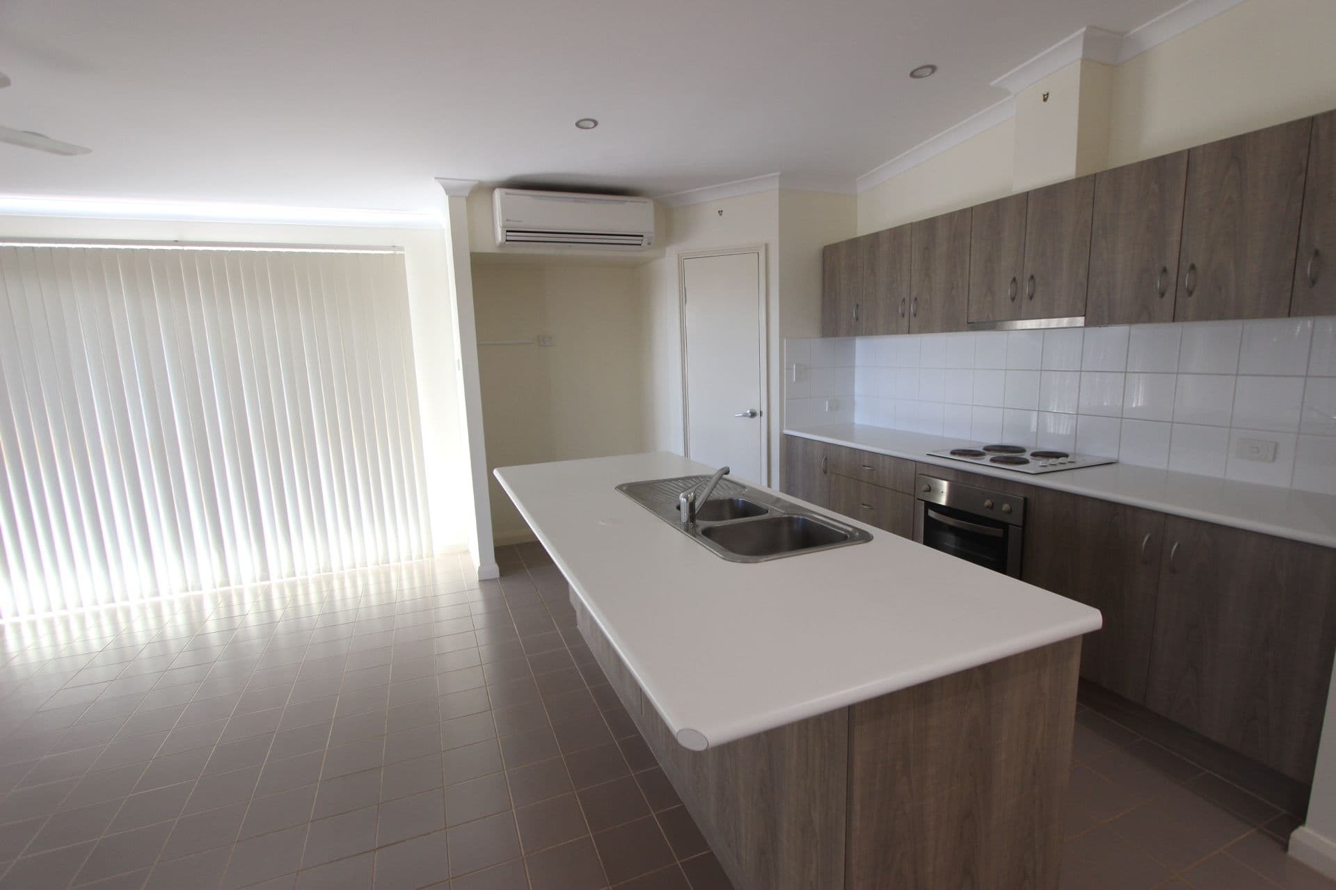 46 Desert Pea Boulevard, Nickol WA 6714, Nickol - Thumbnail 2