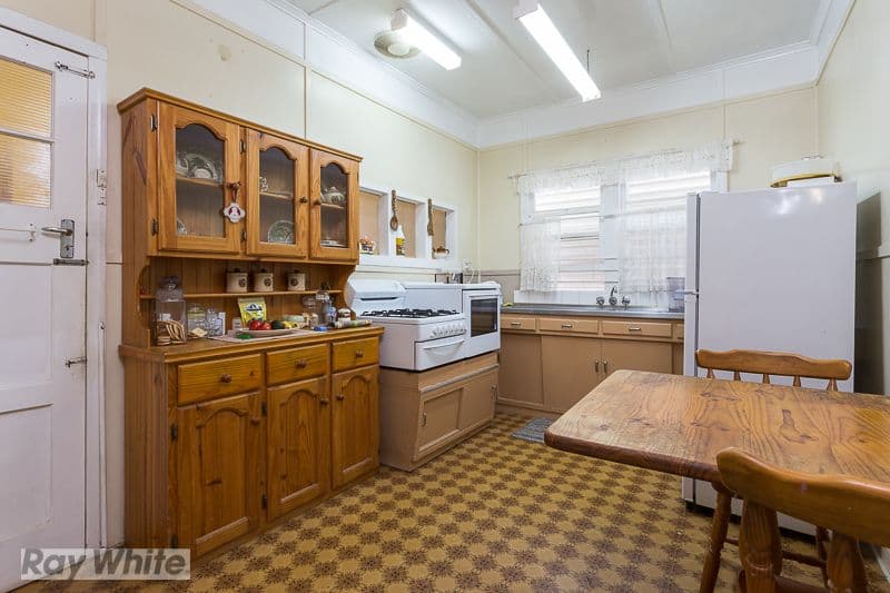56 Framont Avenue, Holland Park QLD 4121, Holland Park - Thumbnail 7