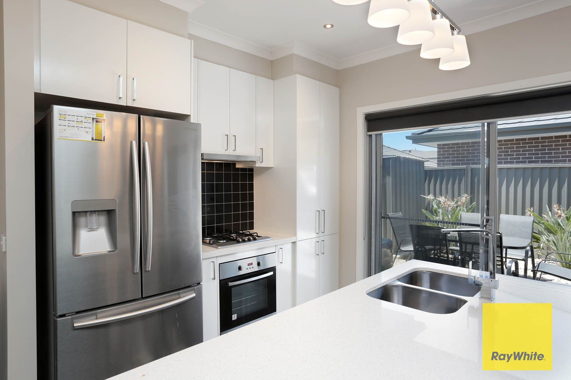35 La Rochelle Boulevard, Point Cook VIC 3030, Point Cook - Thumbnail 2