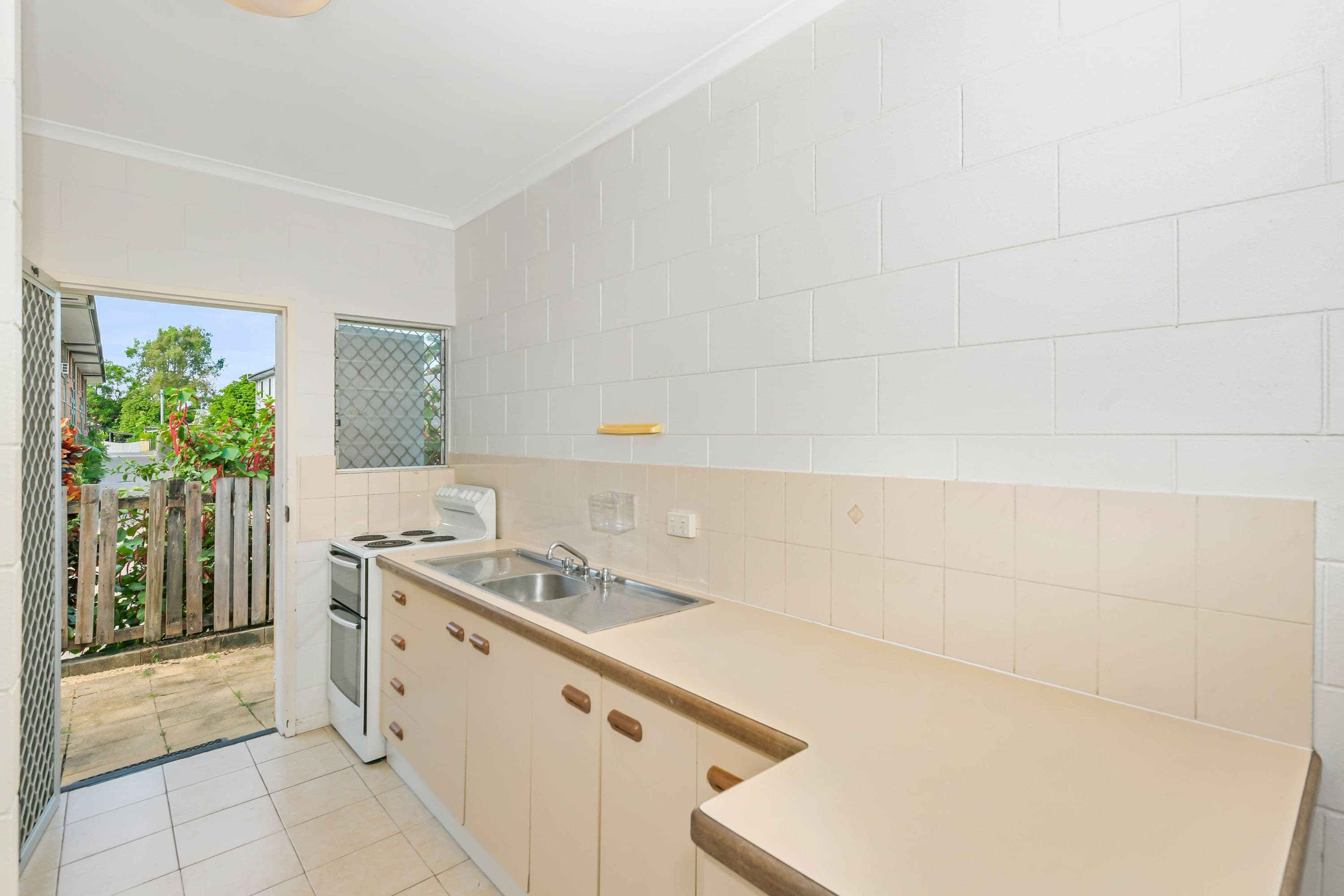 8/120 Aumuller Street, Bungalow, QLD 4870, Bungalow - Thumbnail 4