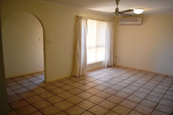 219 Dayman Street, TORQUAY QLD 4655, Torquay - Thumbnail 3
