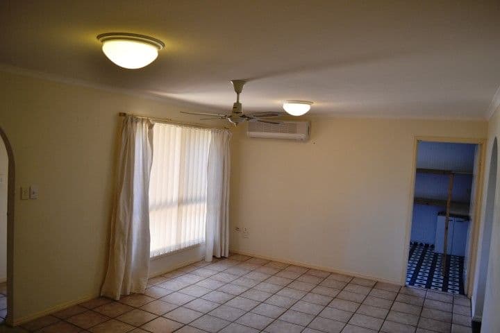 219 Dayman Street, TORQUAY QLD 4655, Torquay - Thumbnail 4