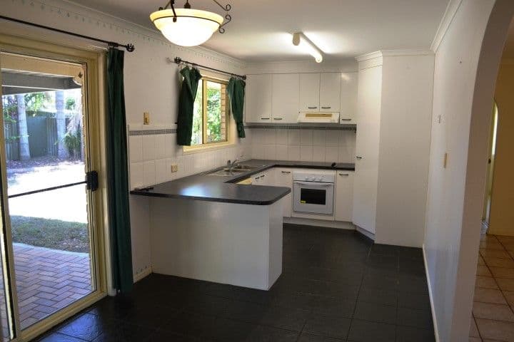 219 Dayman Street, TORQUAY QLD 4655, Torquay - Thumbnail 5
