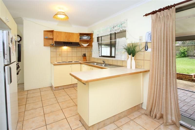 1210 Old North Crescent, STRATHPINE QLD 4500, Strathpine - Thumbnail 4