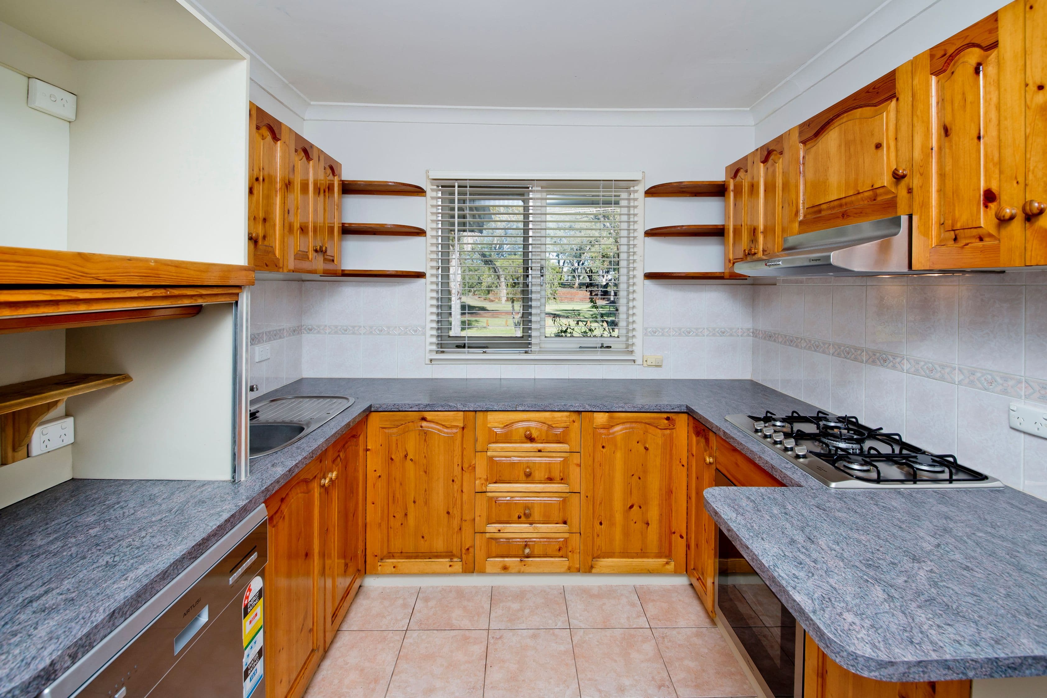 6 Brathwaite Road, Lockridge WA 6054, Lockridge - Thumbnail 3