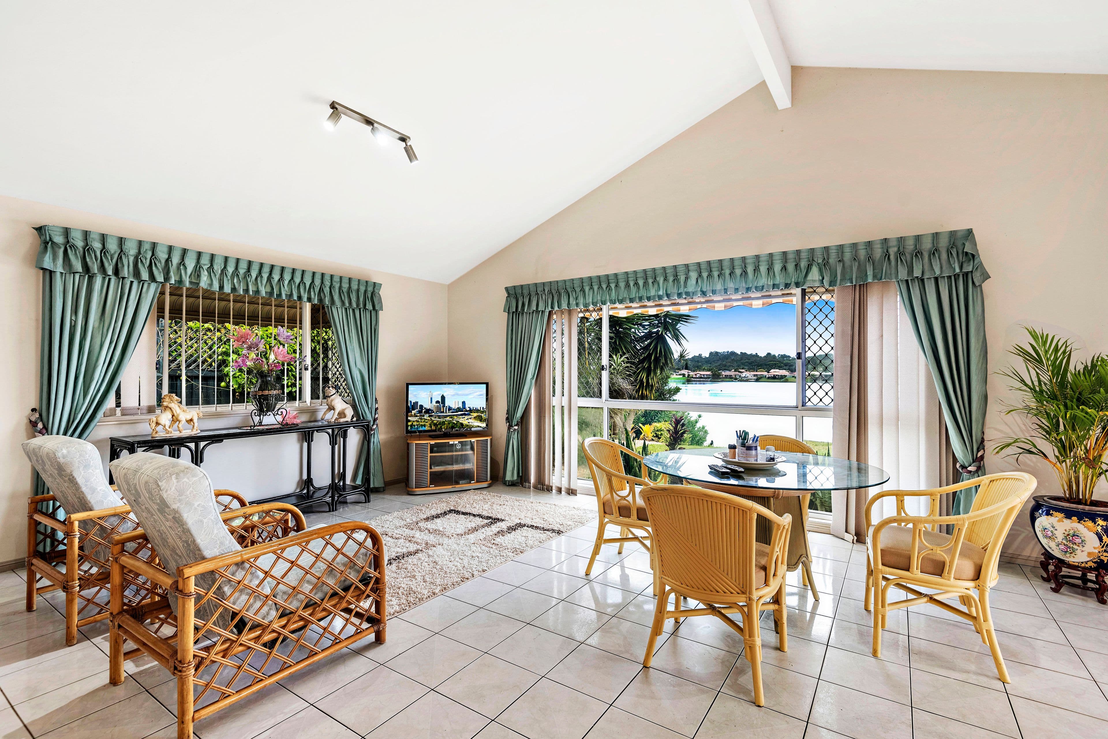 51 Ironbark Street, Elanora QLD 4221, Elanora - Thumbnail 3